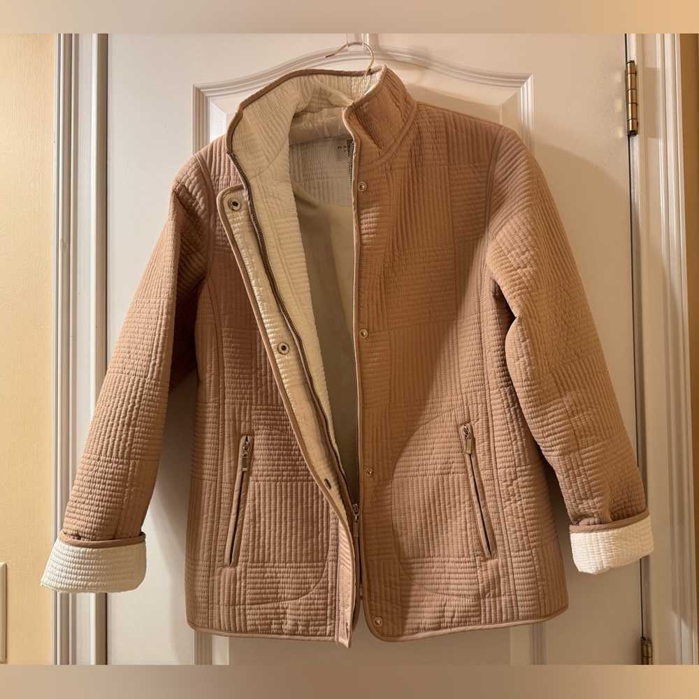 NWOT Tan Quilted Women’s Jacket Size PS
Water Resistant - Picture 2 of 12